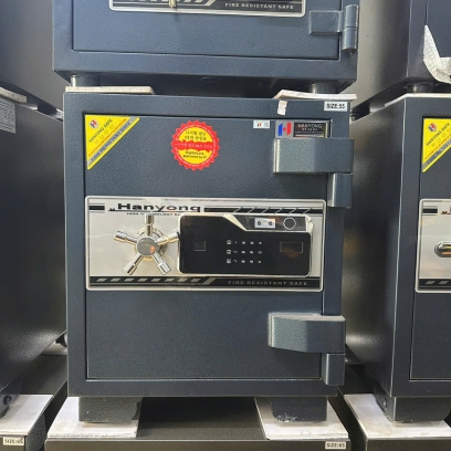 Két sắt khóa găng tay 